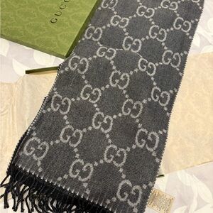 Gucci GG WOOL JACQUARD SCARF Gray and Black Reversible Double Sided Scarf